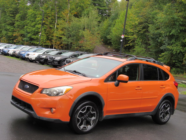 Used 2014 Subaru XV Crosstrek 2.0i Limited AWD/4WD image 2