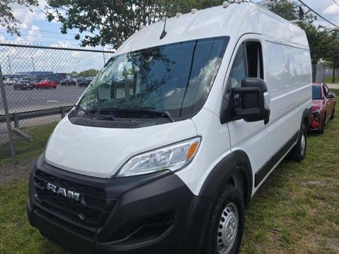 Used 2024 RAM ProMaster 2500 136 High Roof FWD image 1