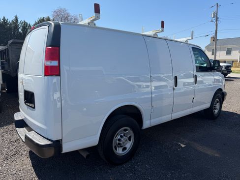 Used 2020 Chevrolet Express 3500 image 5