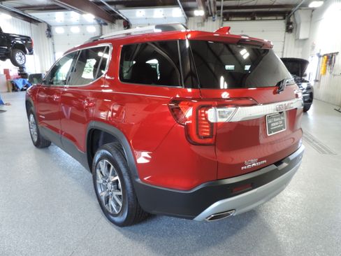 Used 2023 GMC Acadia SLE image 14