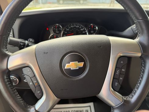 Used 2016 Chevrolet Express 3500 image 14
