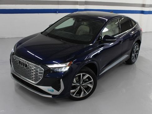 Used 2024 Audi Q4 e-tron quattro Premium Plus Sportback AWD/4WD image 3