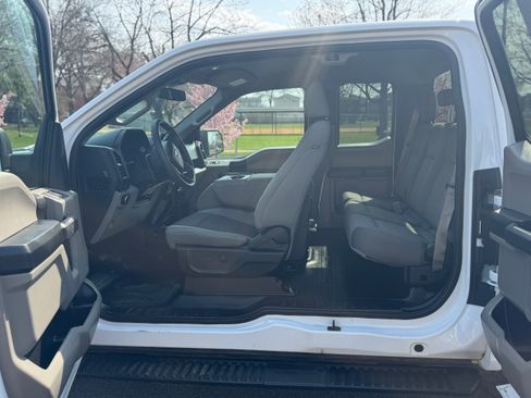 Used 2020 Ford F150 XL image 17