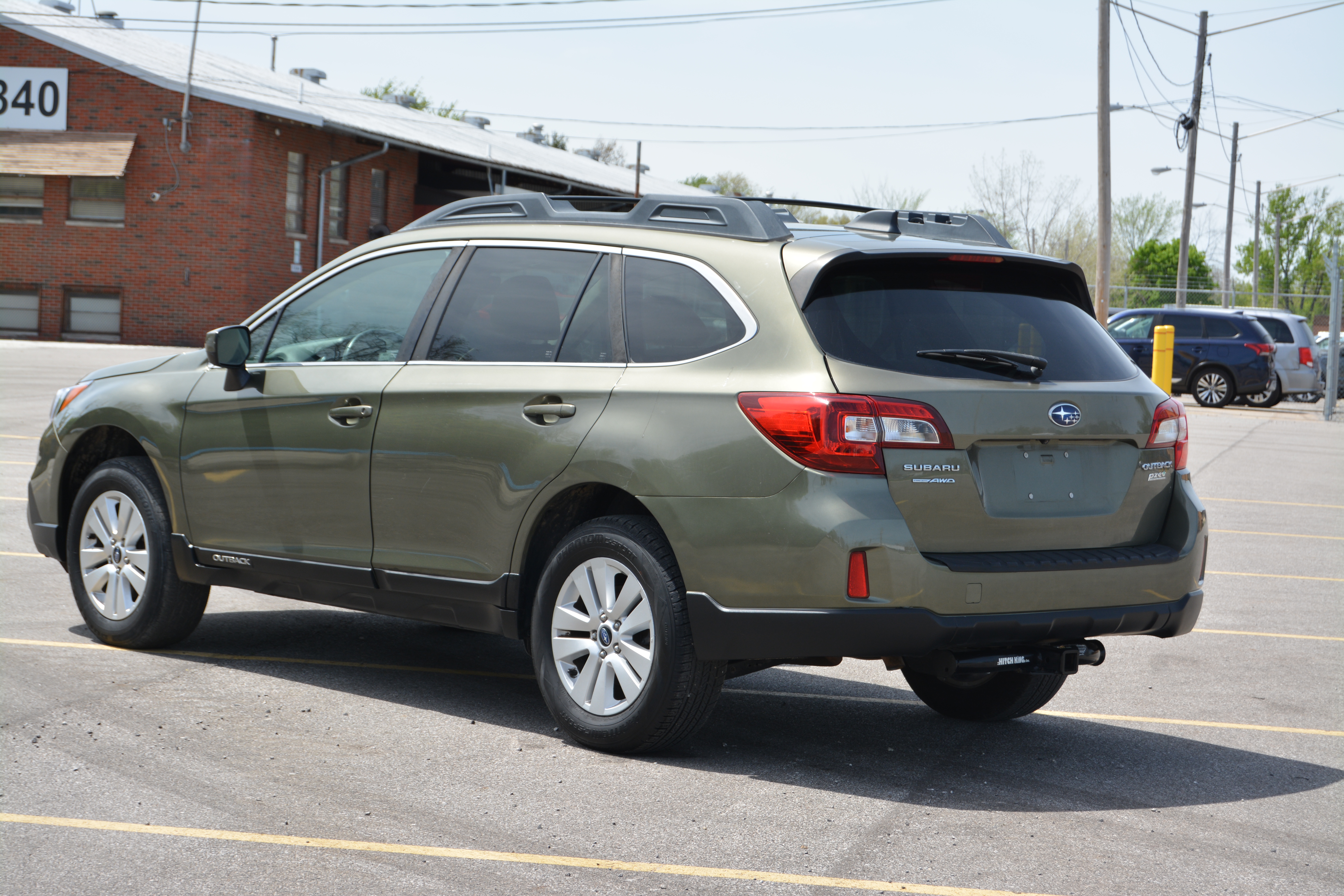 Used 2017 Subaru Outback 2.5i Premium AWD/4WD image 5