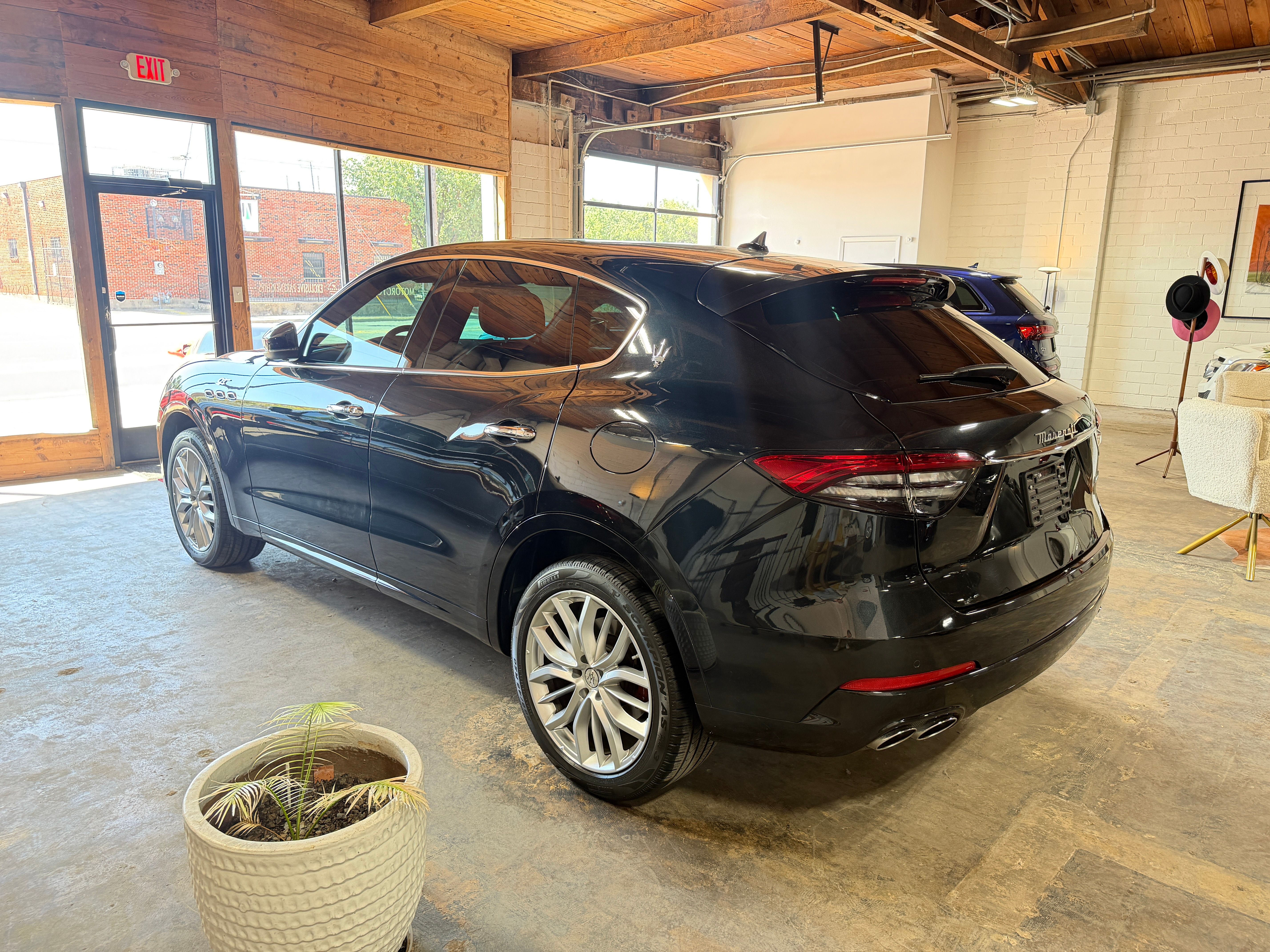 Used 2022 Maserati Levante GT AWD/4WD image 9