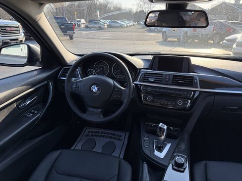 Used 2017 BMW 320i xDrive AWD/4WD image 11