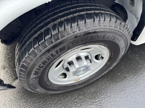 Used 2017 Chevrolet Express 3500 image 23