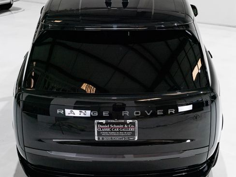 Used 2025 Land Rover Range Rover SE image 20