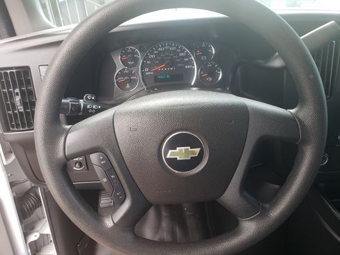 Used 2020 Chevrolet Express 2500 image 15
