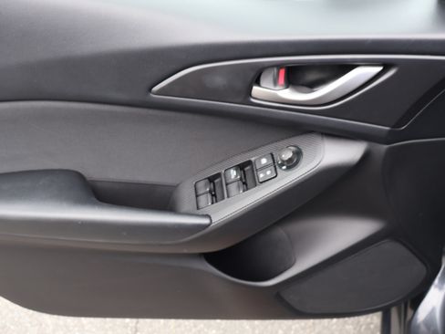 Used 2015 MAZDA MAZDA3 i SV image 17