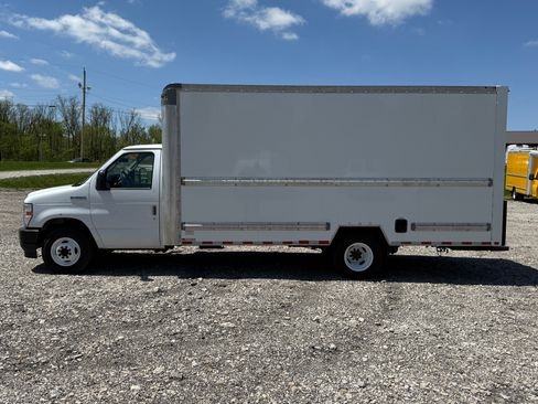Used 2021 Ford E-350 and Econoline 350 image 6