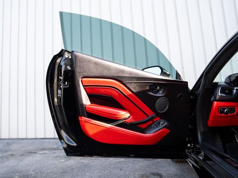 Used 2022 Aston Martin V8 Vantage image 9