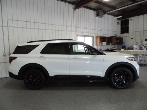Used 2023 Ford Explorer 4WD ST image 12