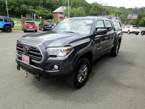Used 2019 Toyota Tacoma 4x4 Double Cab image 7