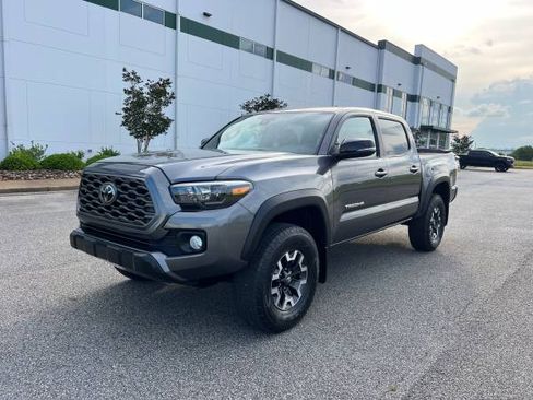 Used 2022 Toyota Tacoma TRD Off-Road image 1