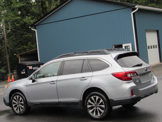 Used 2015 Subaru Outback 2.5i Limited AWD/4WD image 6