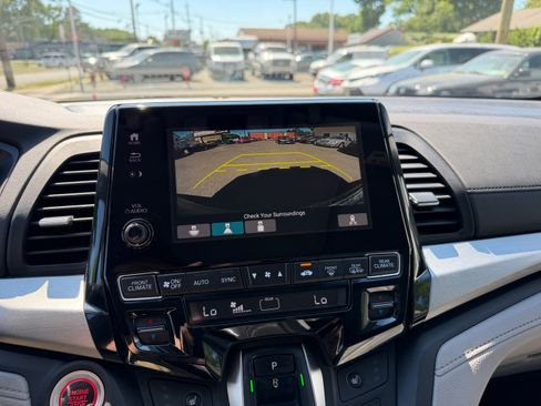 Used 2019 Honda Odyssey EX-L w/ RES & Navigation image 9