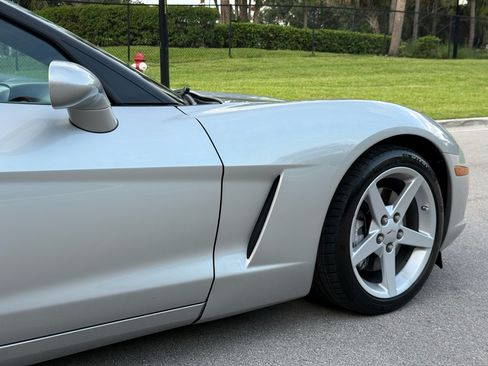 Used 2005 Chevrolet Corvette Coupe RWD image 51