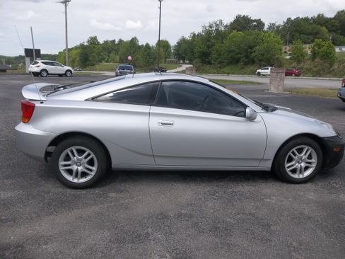 Used 2001 Toyota Celica GT FWD image 4