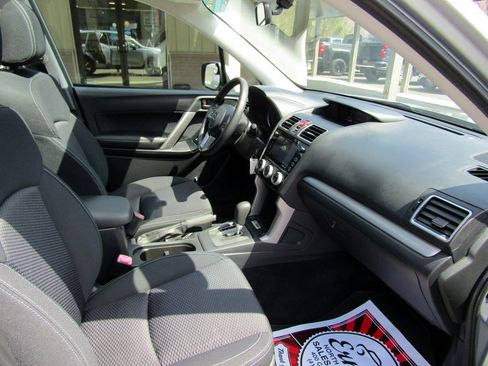 Used 2018 Subaru Forester 2.5i Premium image 23
