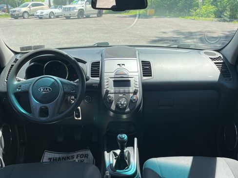 Used 2010 Kia Soul + FWD image 8