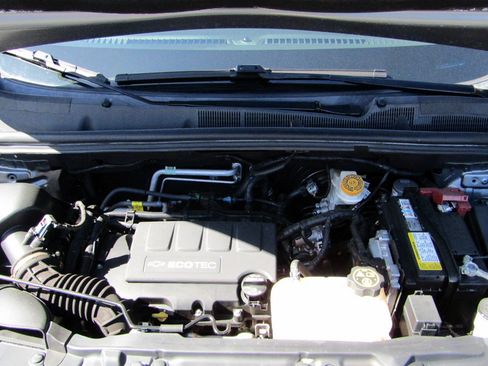 Used 2020 Chevrolet Trax AWD LT w/ 1LT image 30