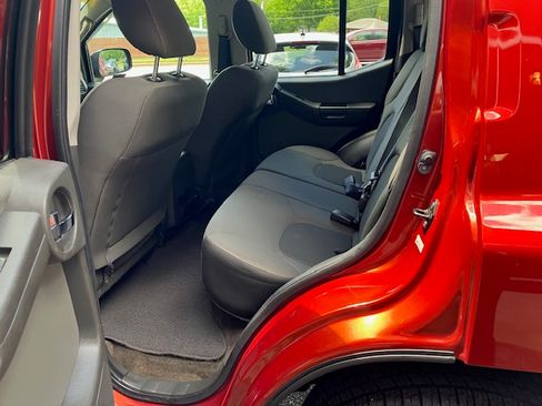 Used 2015 Nissan Xterra 2WD image 7