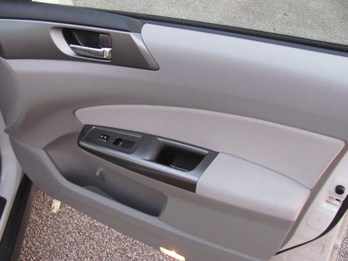 Used 2012 Subaru Forester 2.5X Limited image 10