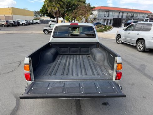 Used 2004 Toyota Tacoma TRD Off-Road image 8