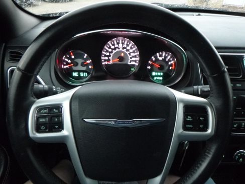 Used 2014 Chrysler 200 Limited image 20
