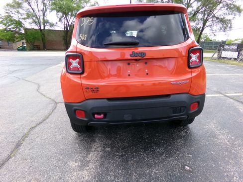Used 2015 Jeep Renegade 4WD Trailhawk image 4