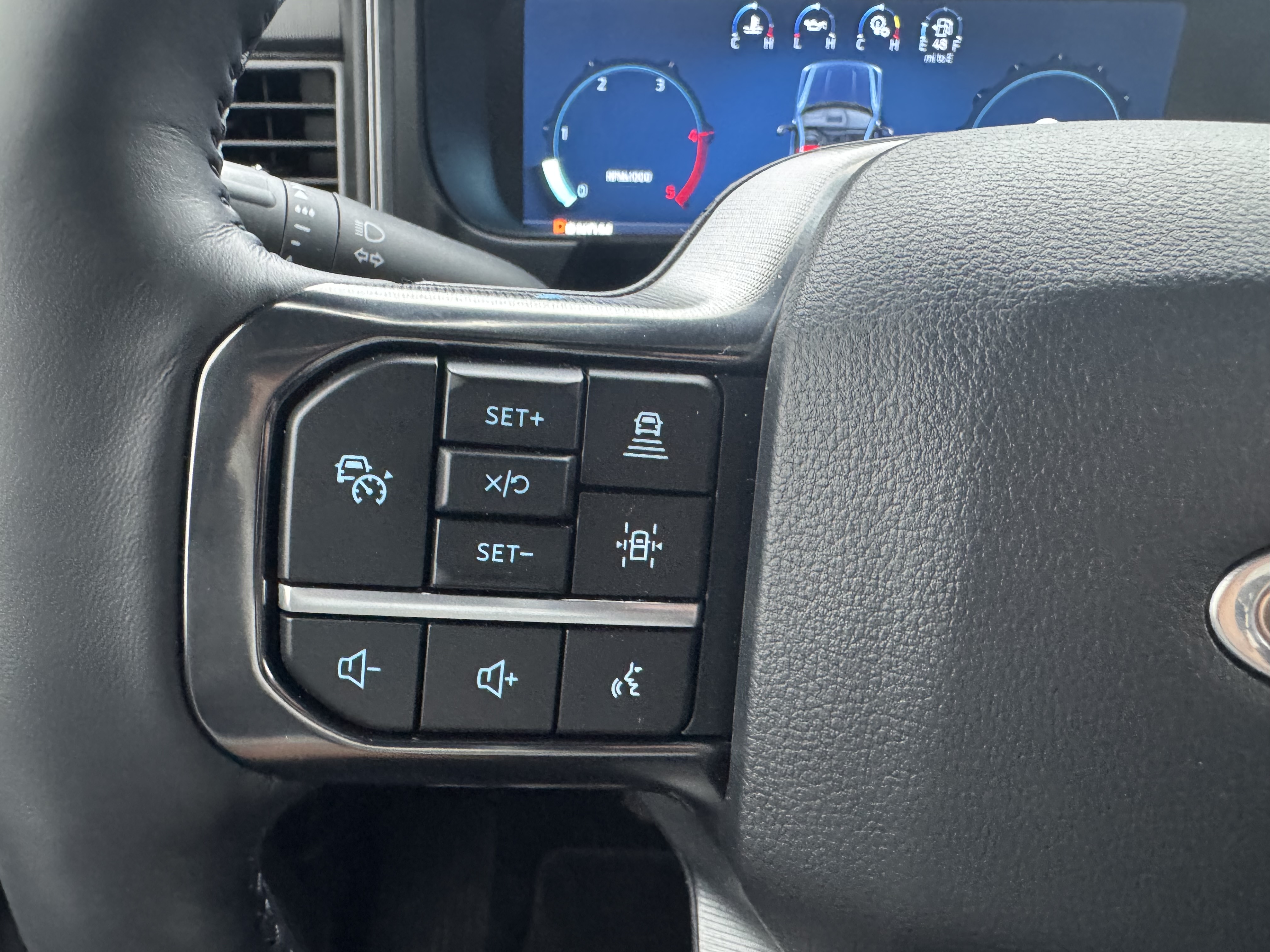 Used 2025 Ford F350 Platinum AWD/4WD image 30