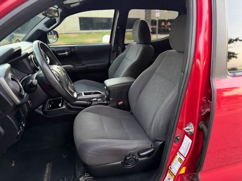 Used 2017 Toyota Tacoma TRD Sport Pickup 4D 6 ft RWD image 30