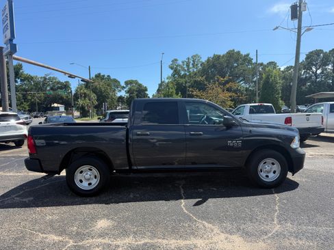 Used 2019 RAM 1500 2WD Crew Cab Classic Tradesman image 5