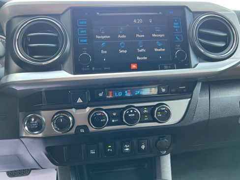 Used 2016 Toyota Tacoma Limited image 22