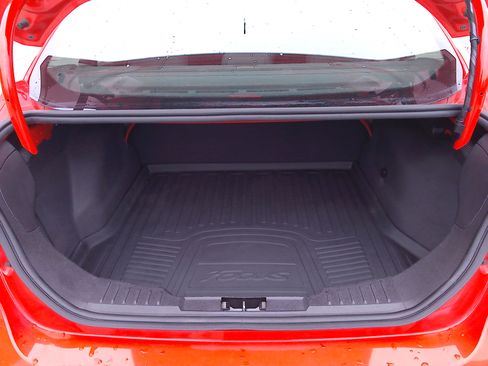 Used 2014 Ford Focus SE Sedan FWD image 13
