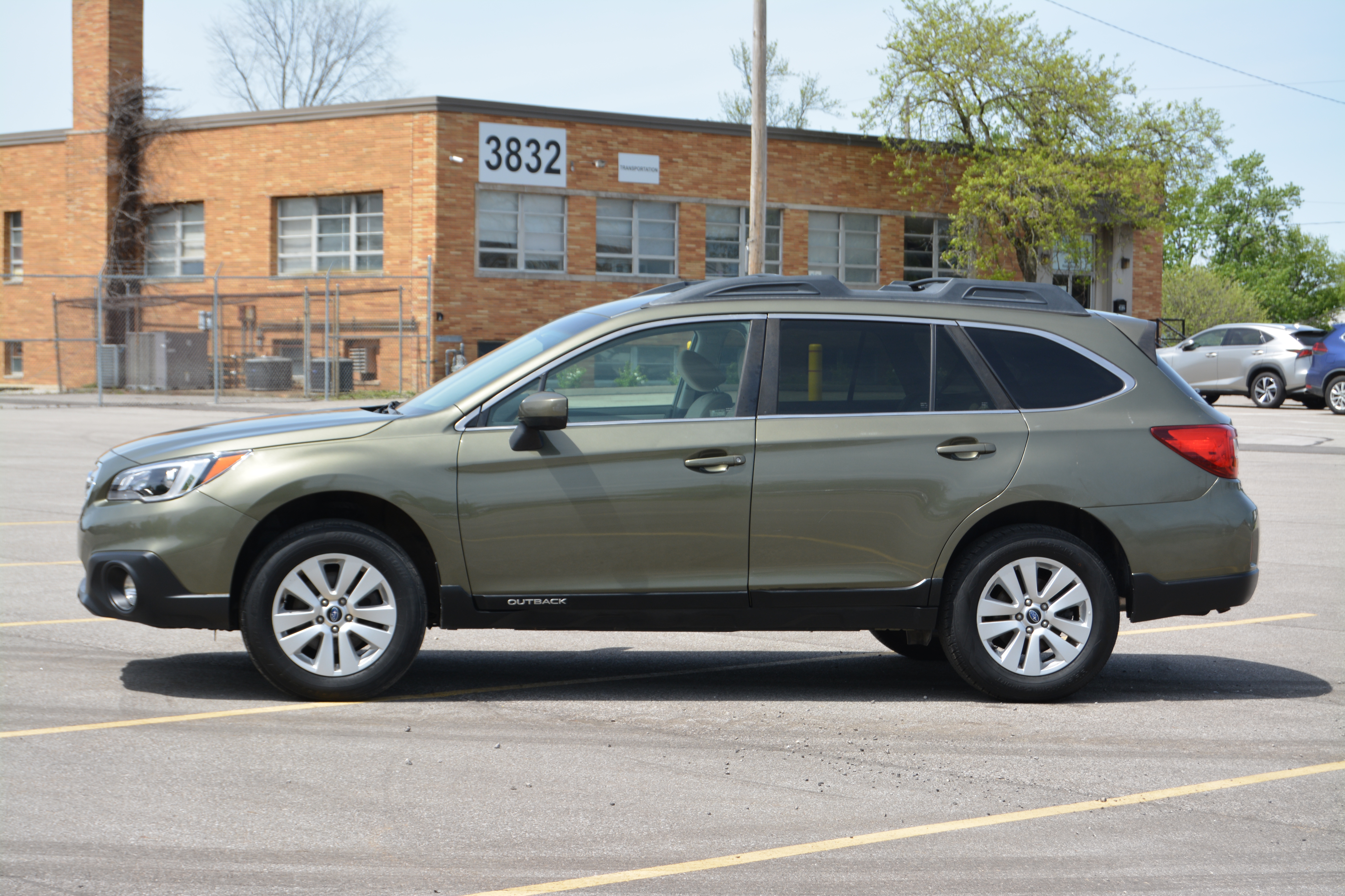 Used 2017 Subaru Outback 2.5i Premium AWD/4WD image 4