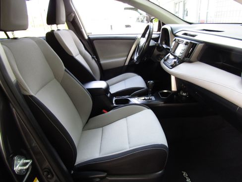 Used 2017 Toyota RAV4 XLE image 13