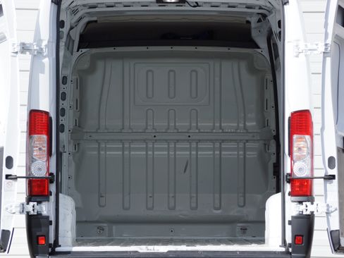 Used 2020 RAM ProMaster 2500 image 7