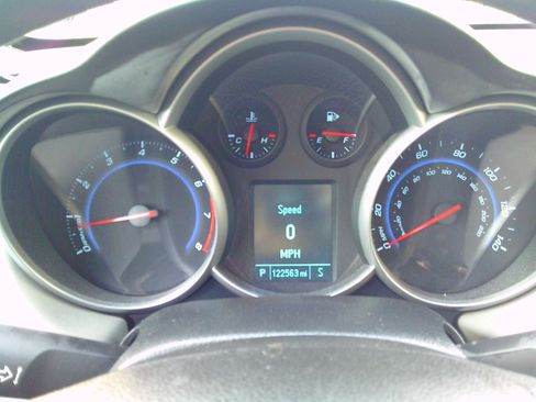 Used 2012 Chevrolet Cruze LS image 15