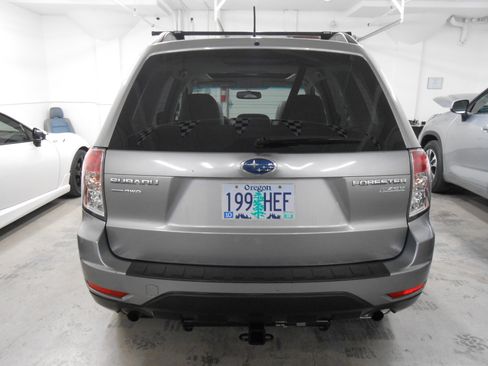 Used 2011 Subaru Forester 2.5X Premium image 5