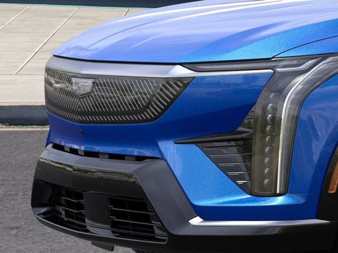 New 2025 Cadillac Optiq Luxury 2 image 13