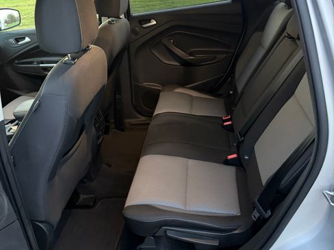 Used 2017 Ford Escape SE image 7