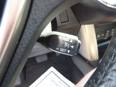 Used 2013 Toyota RAV4 AWD Limited image 26