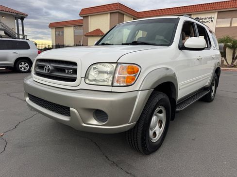 Used 2004 Toyota Sequoia SR5 image 4