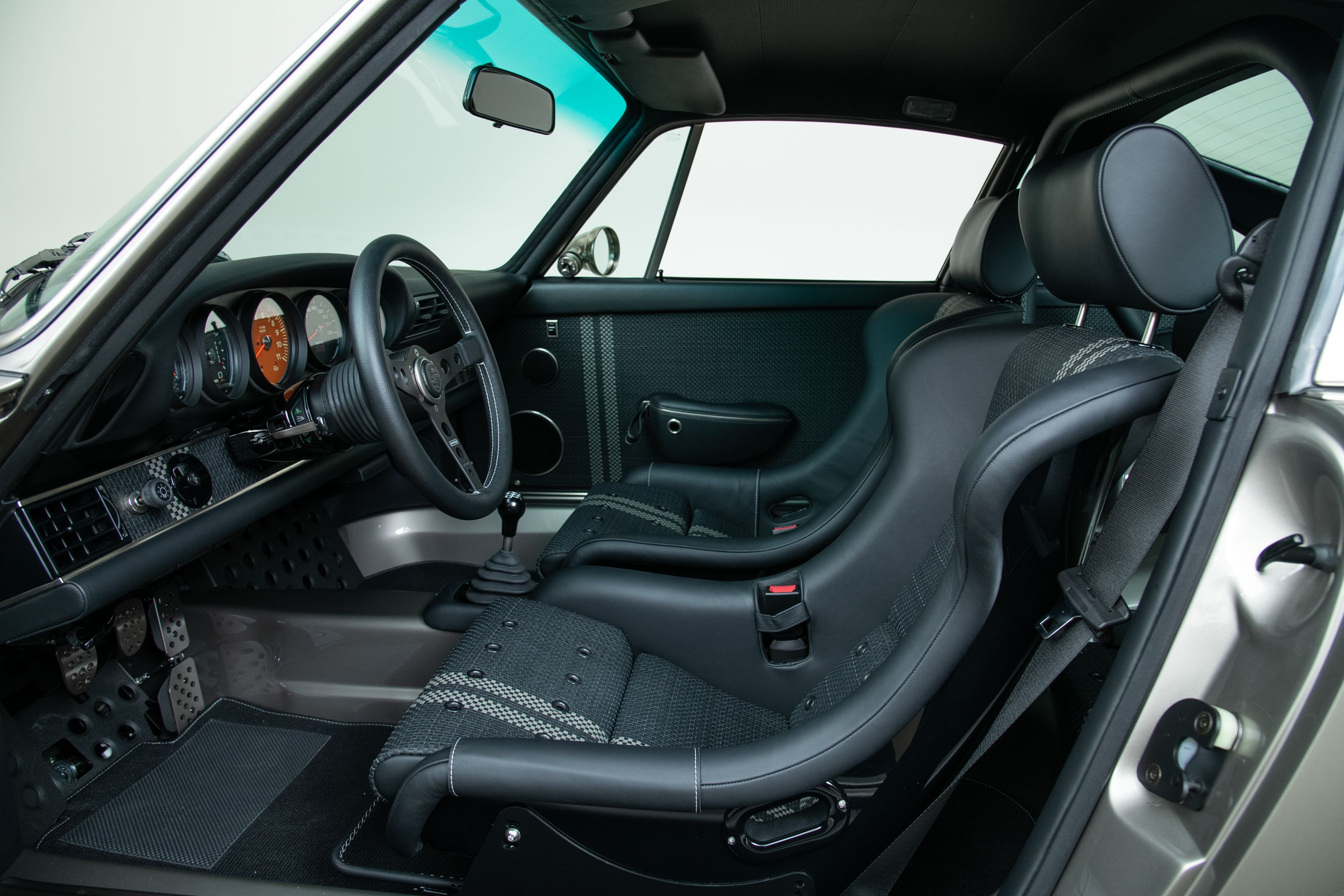 Used 1989 Porsche 911 Carrera RWD image 17