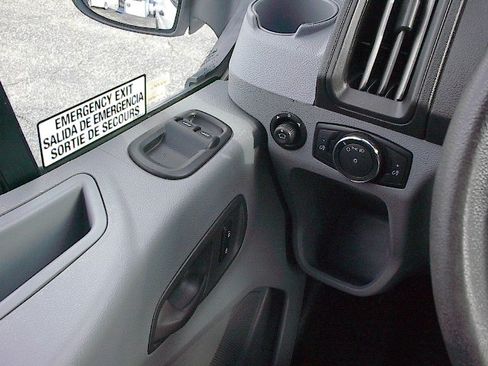 Used 2018 Ford Transit 350 XL image 16