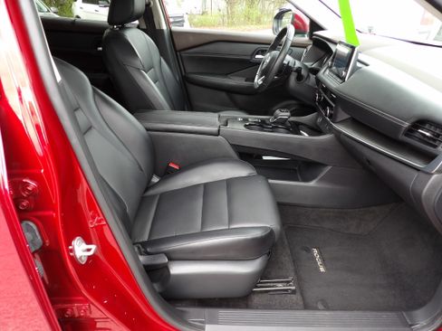Used 2023 Nissan Rogue SV image 21