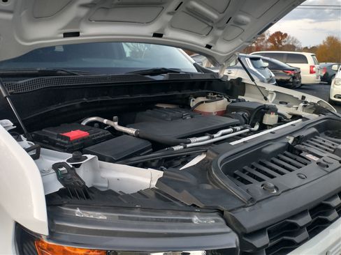 Used 2022 Chevrolet Silverado 1500 LD Custom image 12