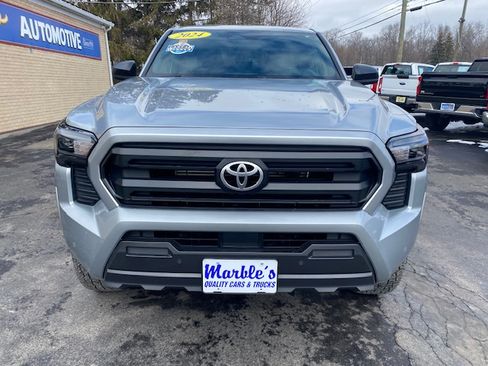 Used 2024 Toyota Tacoma SR image 5